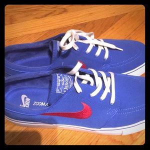 Stefan janoskinike SB (blue,red)